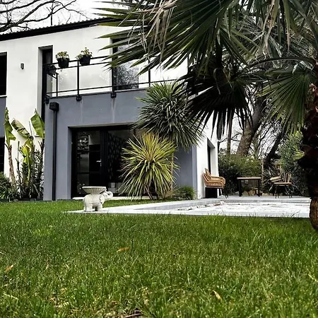 Σπίτι διακοπών Avec Piscine Proche